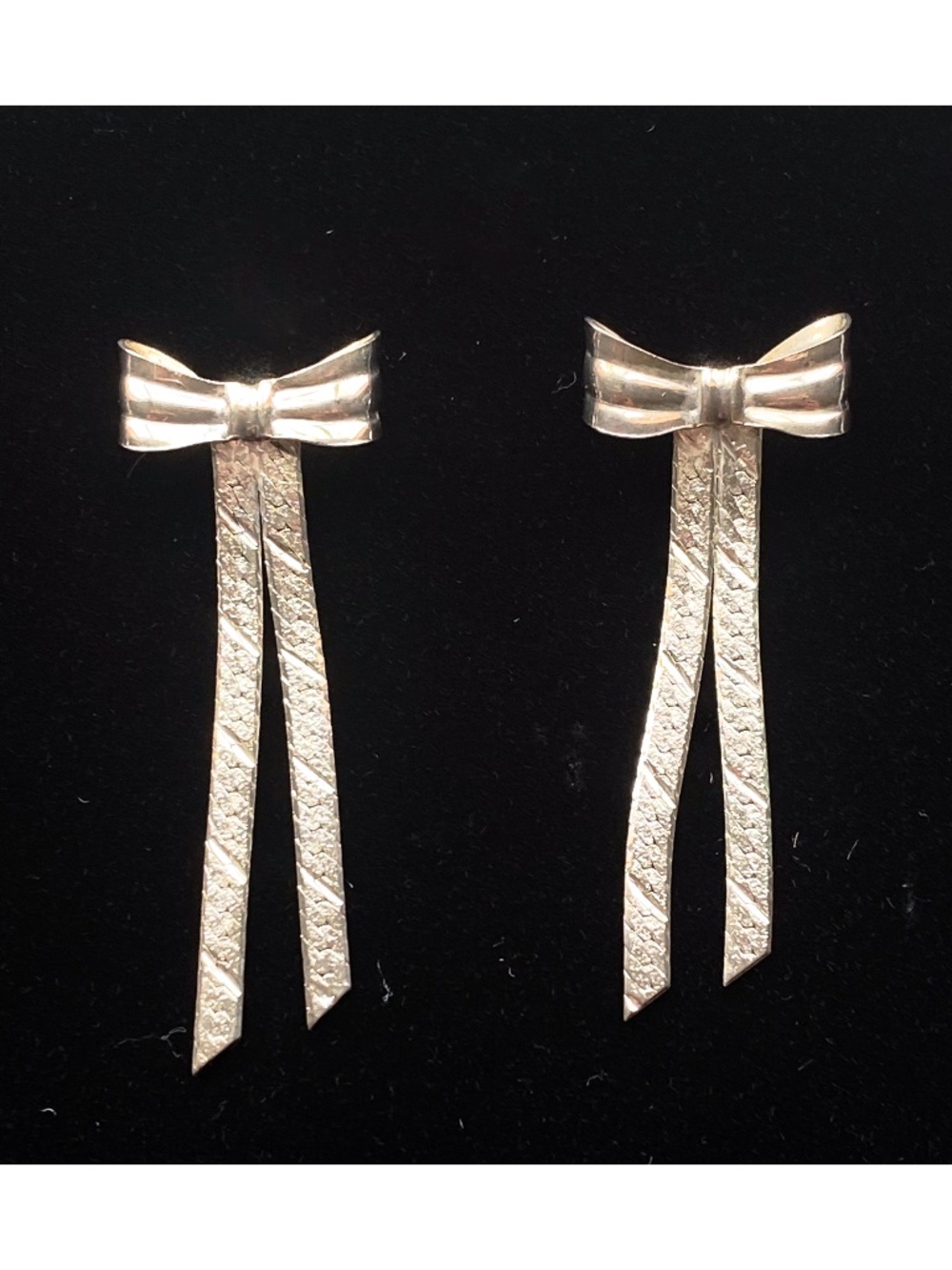 Bow Dangle Earrings Herringbone Silver Tone Vintage 80s Retro Garden Party Glam